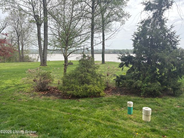 5820 Upper River Rd B, Jeffersonville, IN 47130