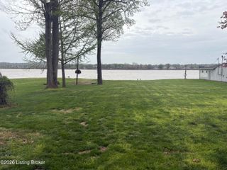 5820 Upper River Rd B, Jeffersonville, IN 47130