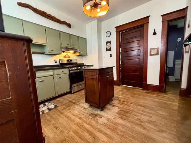 998 Margaret Street, Saint Paul, MN 55106