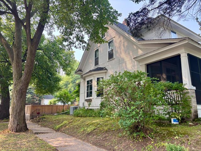 998 Margaret Street, Saint Paul, MN 55106