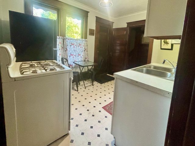 998 Margaret Street, Saint Paul, MN 55106