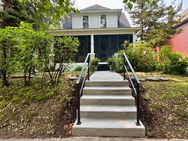 998 Margaret Street, Saint Paul, MN 55106
