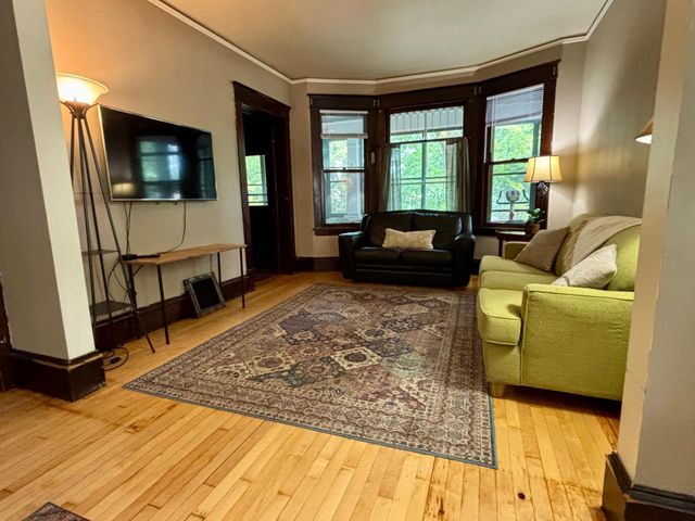998 Margaret Street, Saint Paul, MN 55106