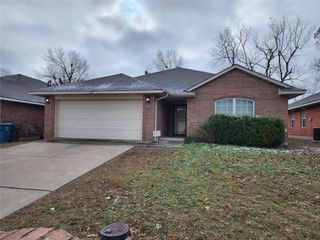 212 Cambridge Drive, Midwest City, OK 73110