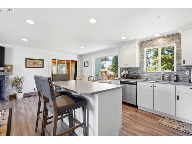19915 Sw Rock Dr, Aloha, OR 97003