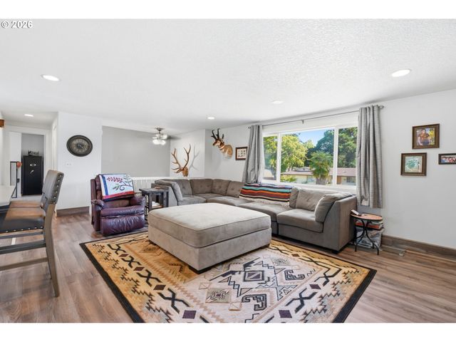 19915 Sw Rock Dr, Aloha, OR 97003