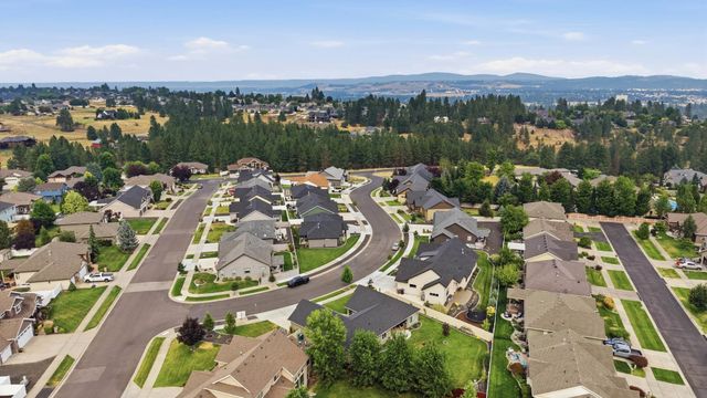 2215 W Caden Ave, Spokane, WA 99208
