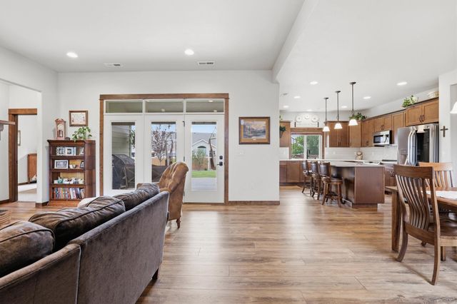 2215 W Caden Ave, Spokane, WA 99208