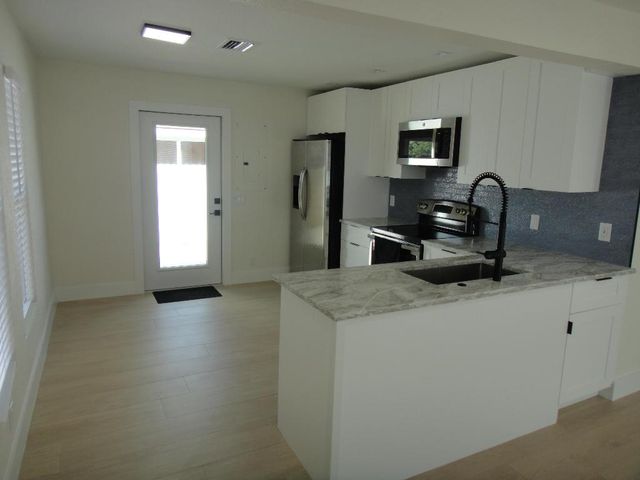 717 Bunker Road, West Palm Beach, FL 33405