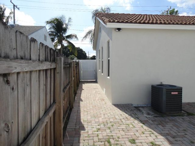 717 Bunker Road, West Palm Beach, FL 33405