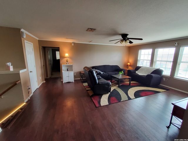 129 CARMEL DR, Cibolo, TX 78108