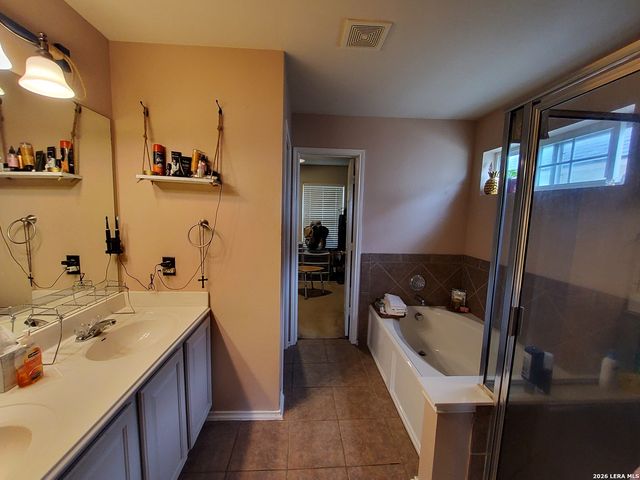 129 CARMEL DR, Cibolo, TX 78108