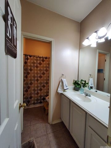 129 CARMEL DR, Cibolo, TX 78108