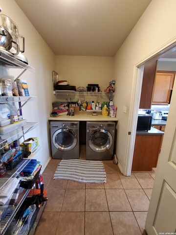 129 CARMEL DR, Cibolo, TX 78108