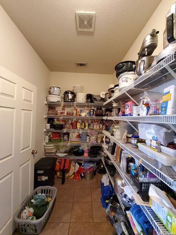 129 CARMEL DR, Cibolo, TX 78108