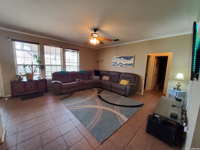 129 CARMEL DR, Cibolo, TX 78108