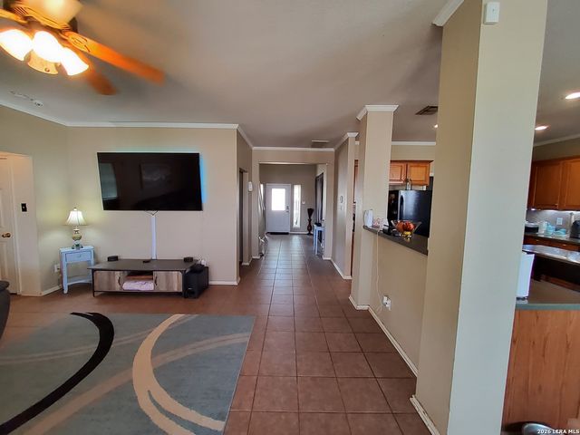 129 CARMEL DR, Cibolo, TX 78108