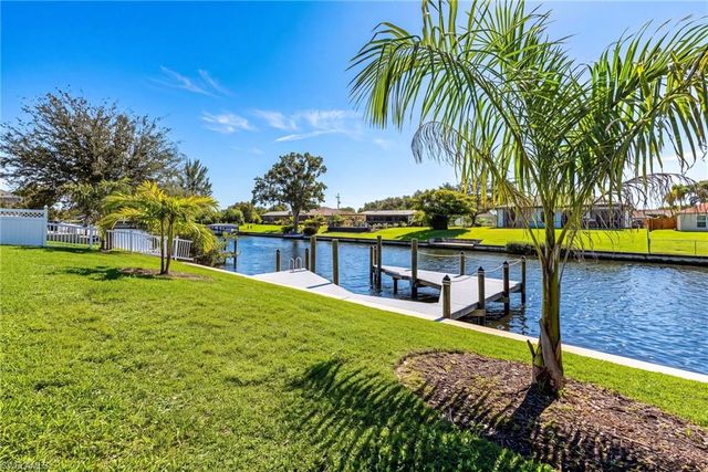 136 Kamal PKWY, Cape Coral, FL 33904
