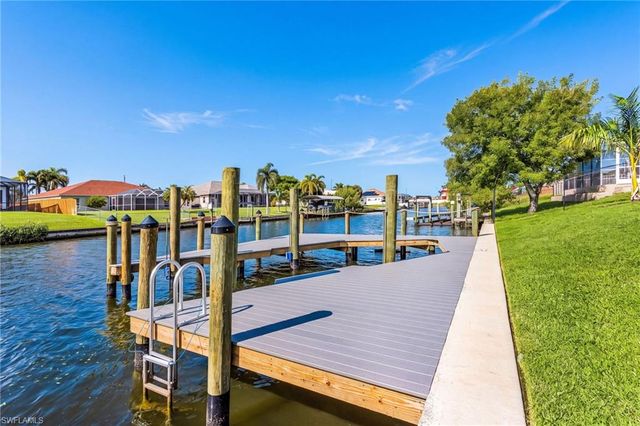136 Kamal PKWY, Cape Coral, FL 33904