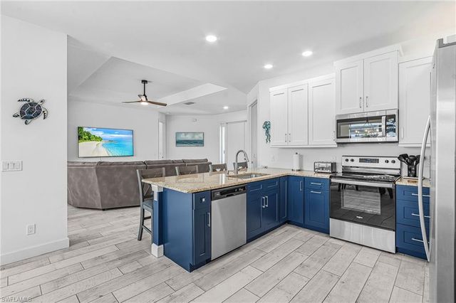 136 Kamal PKWY, Cape Coral, FL 33904