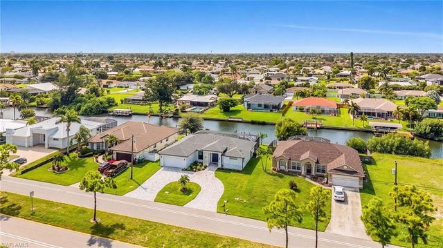 136 Kamal PKWY, Cape Coral, FL 33904