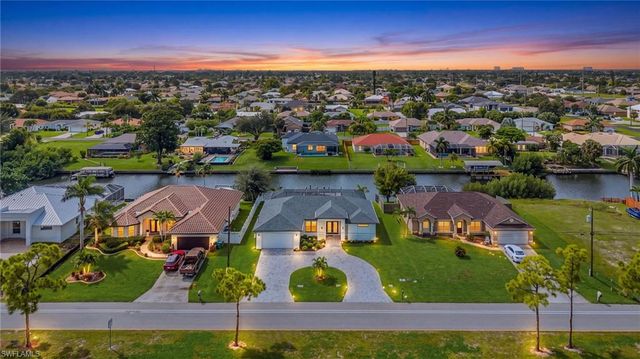 136 Kamal PKWY, Cape Coral, FL 33904
