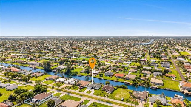 136 Kamal PKWY, Cape Coral, FL 33904