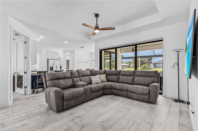 136 Kamal PKWY, Cape Coral, FL 33904
