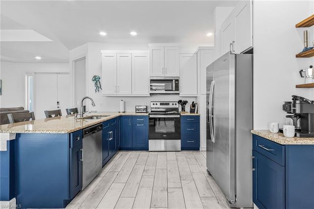 136 Kamal PKWY, Cape Coral, FL 33904