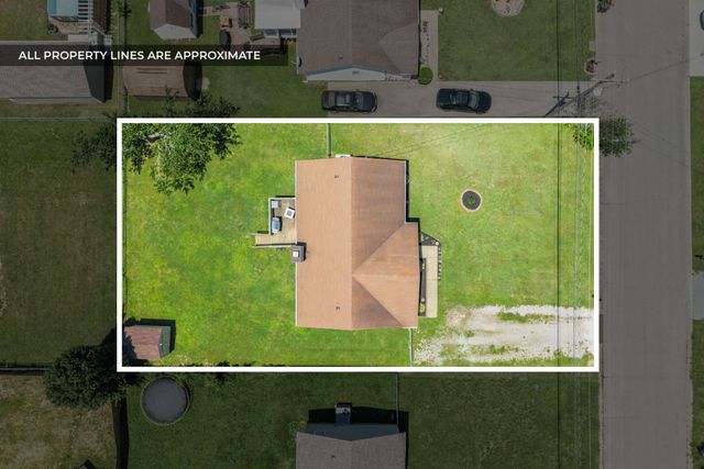 712 Carbondale Dr, Oak Grove, KY 42262
