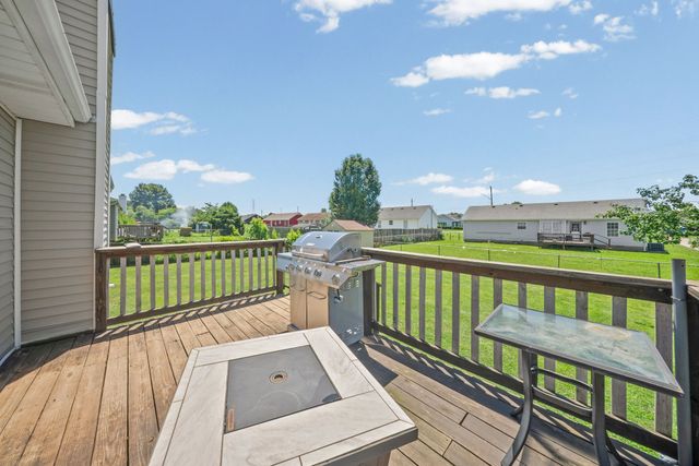 712 Carbondale Dr, Oak Grove, KY 42262