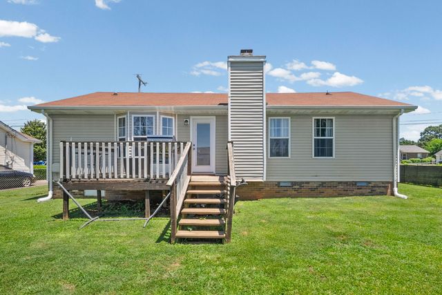 712 Carbondale Dr, Oak Grove, KY 42262