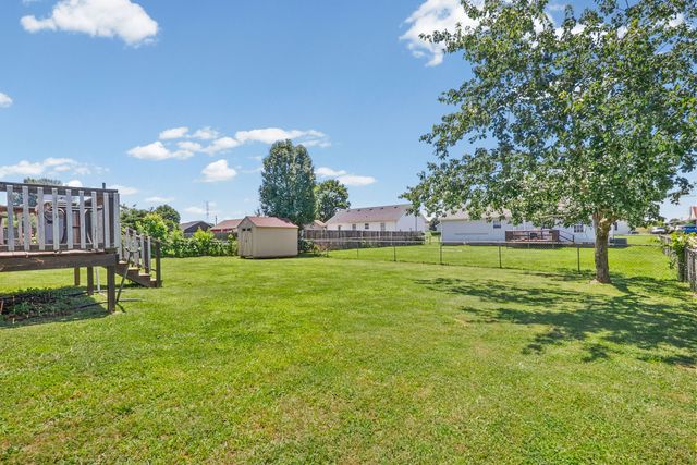712 Carbondale Dr, Oak Grove, KY 42262
