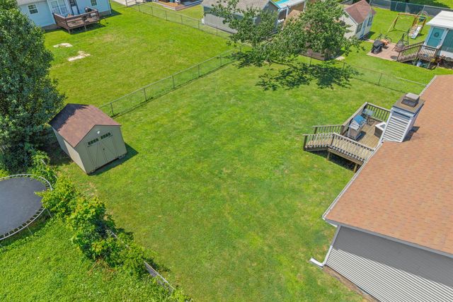 712 Carbondale Dr, Oak Grove, KY 42262