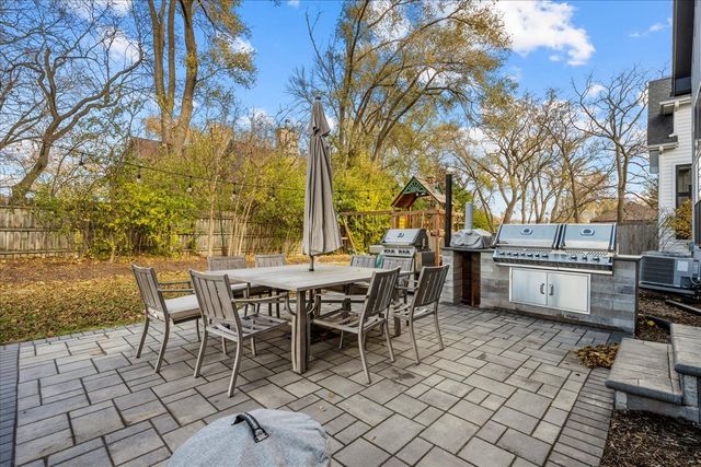 1560 Samanthas Way, Deerfield, IL 60015