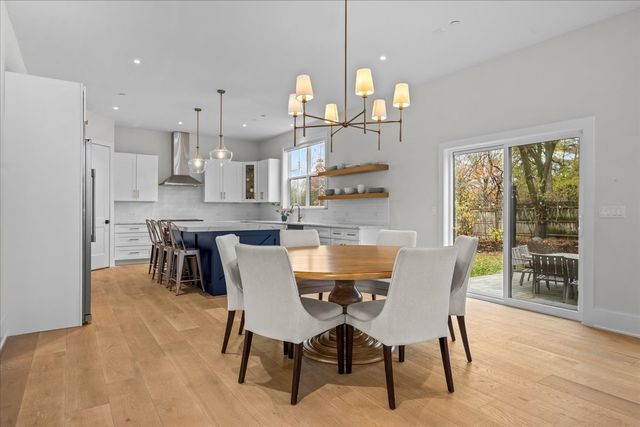 1560 Samanthas Way, Deerfield, IL 60015