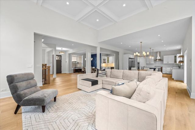 1560 Samanthas Way, Deerfield, IL 60015