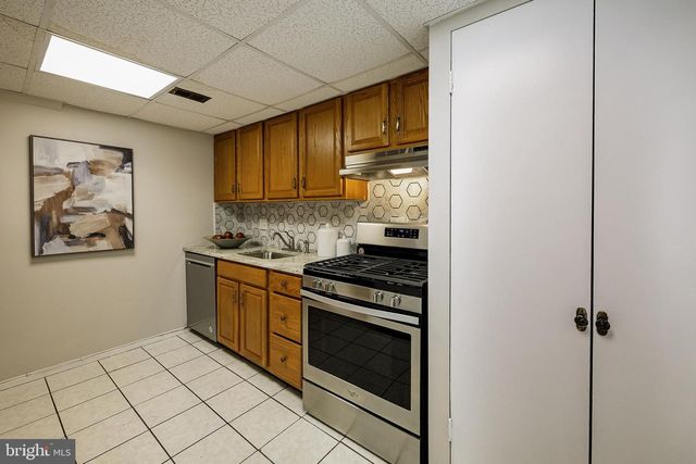 7950 LAKECREST DR, Greenbelt, MD 20770