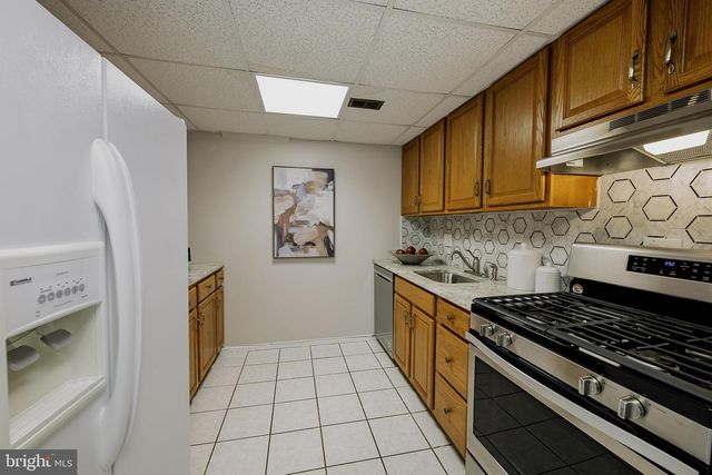 7950 LAKECREST DR, Greenbelt, MD 20770