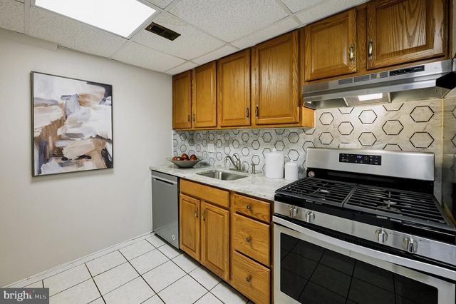 7950 LAKECREST DR, Greenbelt, MD 20770