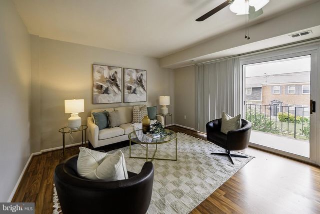 7950 LAKECREST DR, Greenbelt, MD 20770