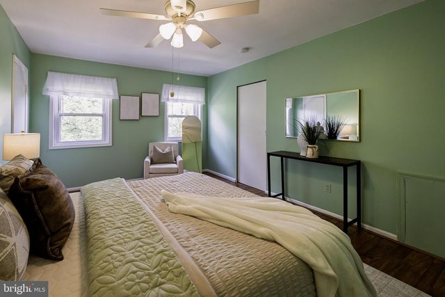 7950 LAKECREST DR, Greenbelt, MD 20770