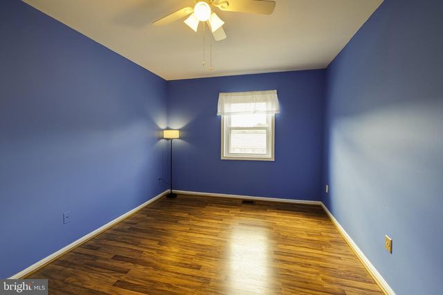 7950 LAKECREST DR, Greenbelt, MD 20770