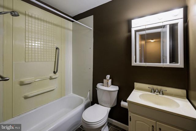 7950 LAKECREST DR, Greenbelt, MD 20770