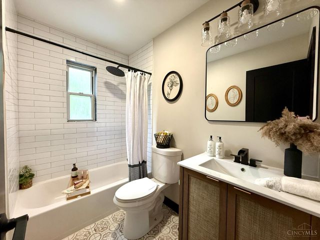 3645 Edgebrook Drive, Green Twp, OH 45248