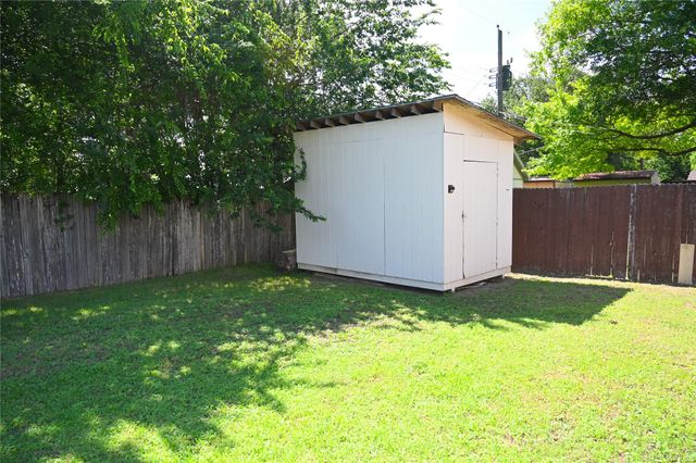 1352 Simpson Drive, Hurst, TX 76053