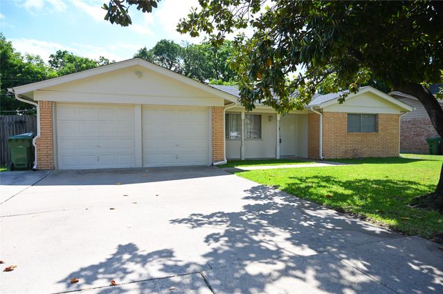 1352 Simpson Drive, Hurst, TX 76053