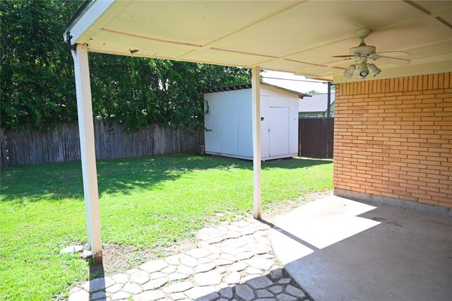 1352 Simpson Drive, Hurst, TX 76053