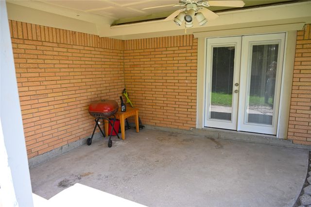 1352 Simpson Drive, Hurst, TX 76053
