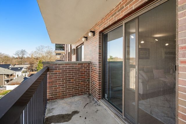 10 Williams St 45, Watertown, MA 02472